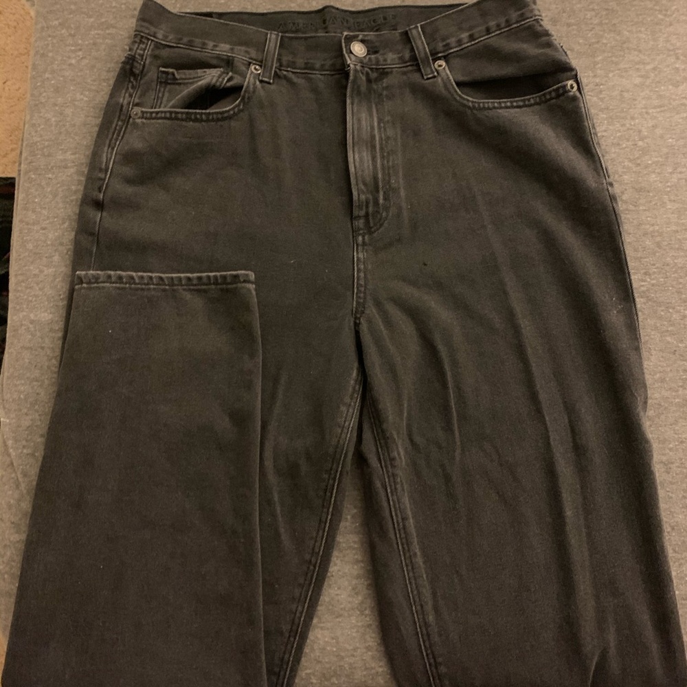 American Eagle Mom Jeans (Never Worn)